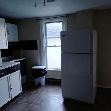 Cozy Downtown Two Bedrooms Free Parking Kingston Esterno foto