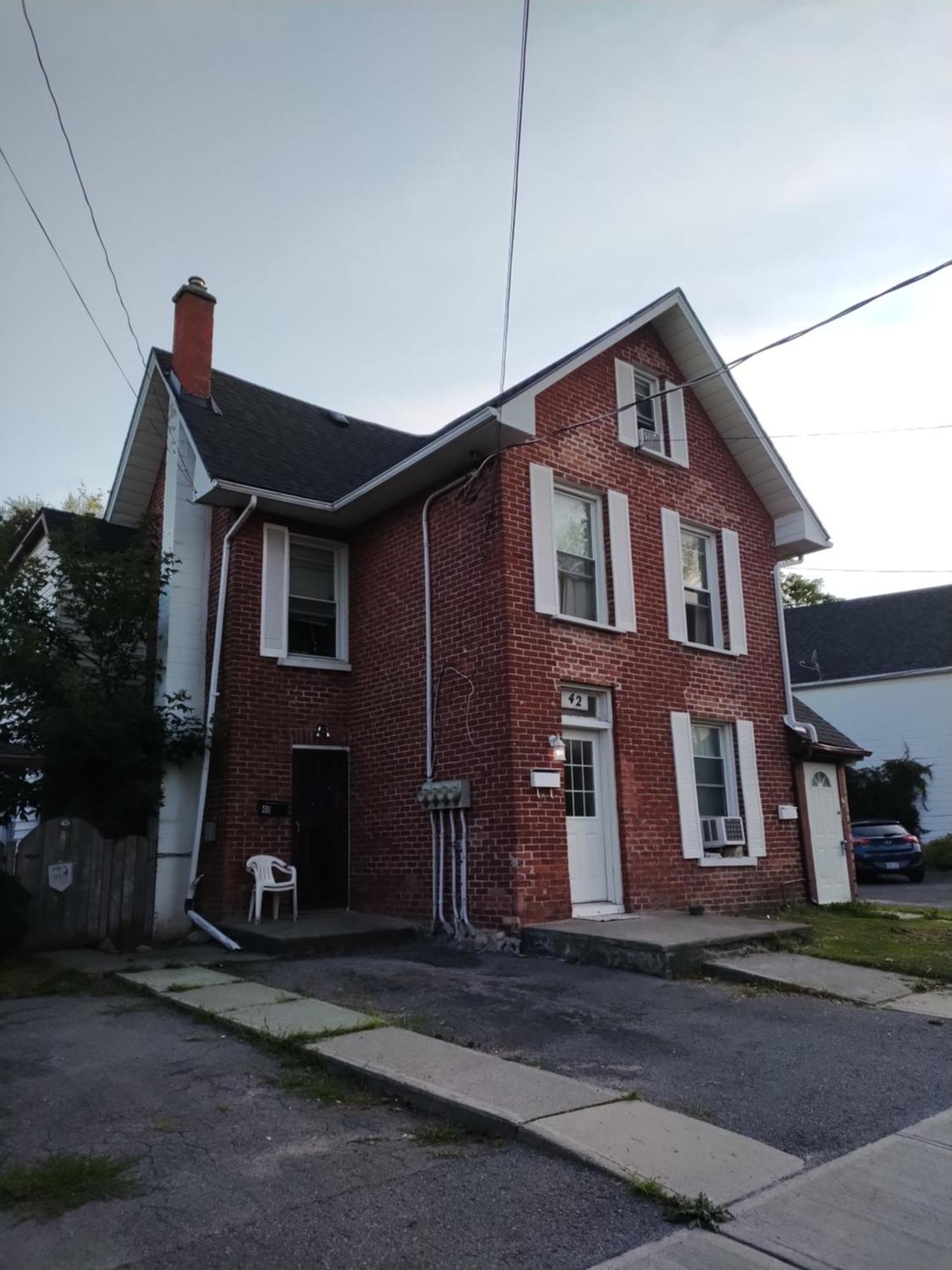Cozy Downtown Two Bedrooms Free Parking Kingston Esterno foto
