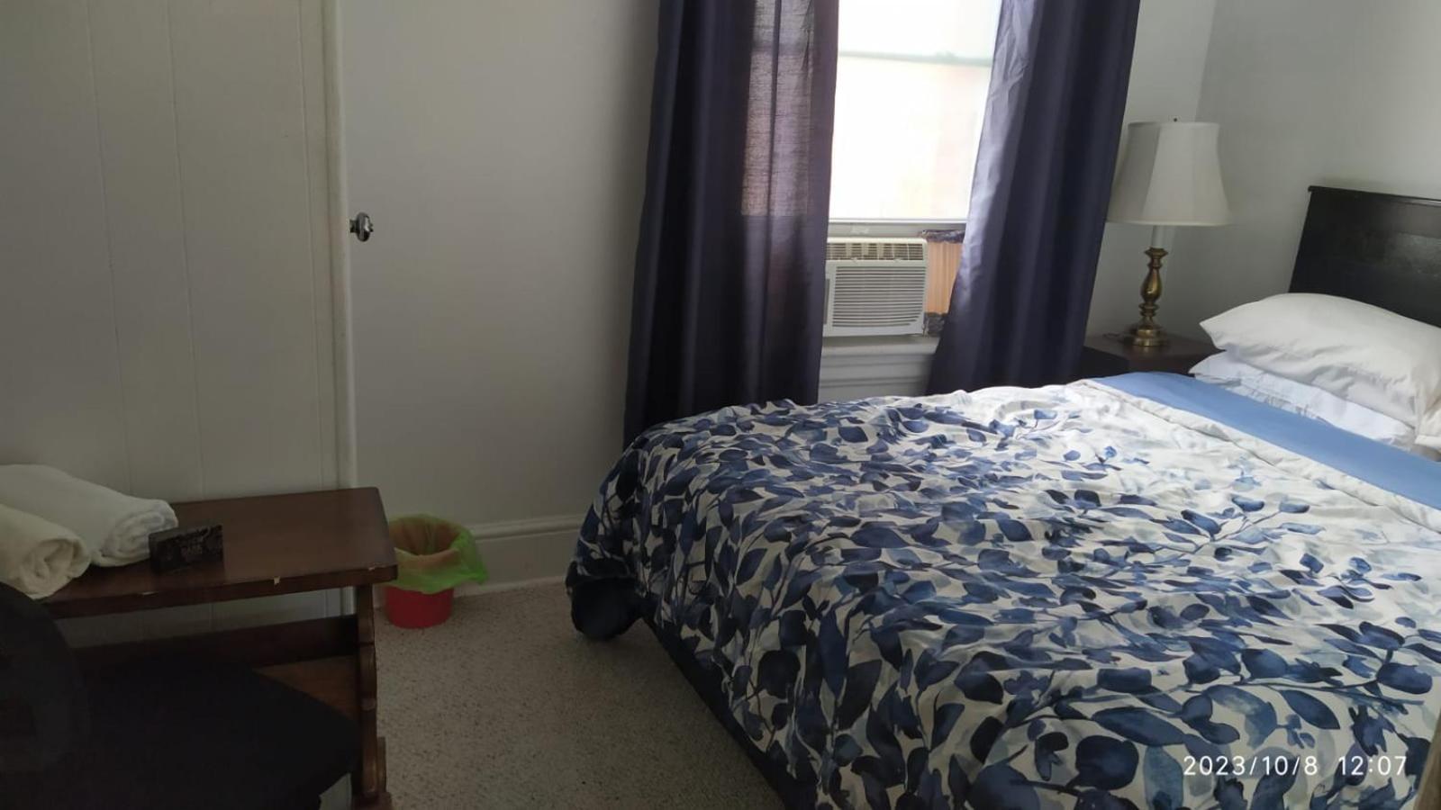 Cozy Downtown Two Bedrooms Free Parking Kingston Esterno foto