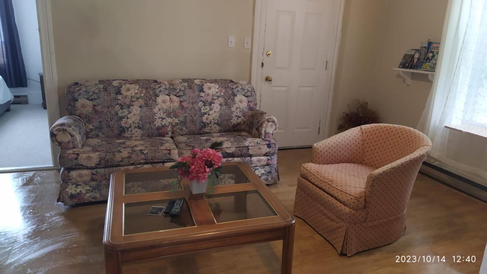 Cozy Downtown Two Bedrooms Free Parking Kingston Esterno foto